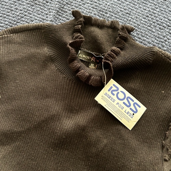 Dress - Picture 3 of 3